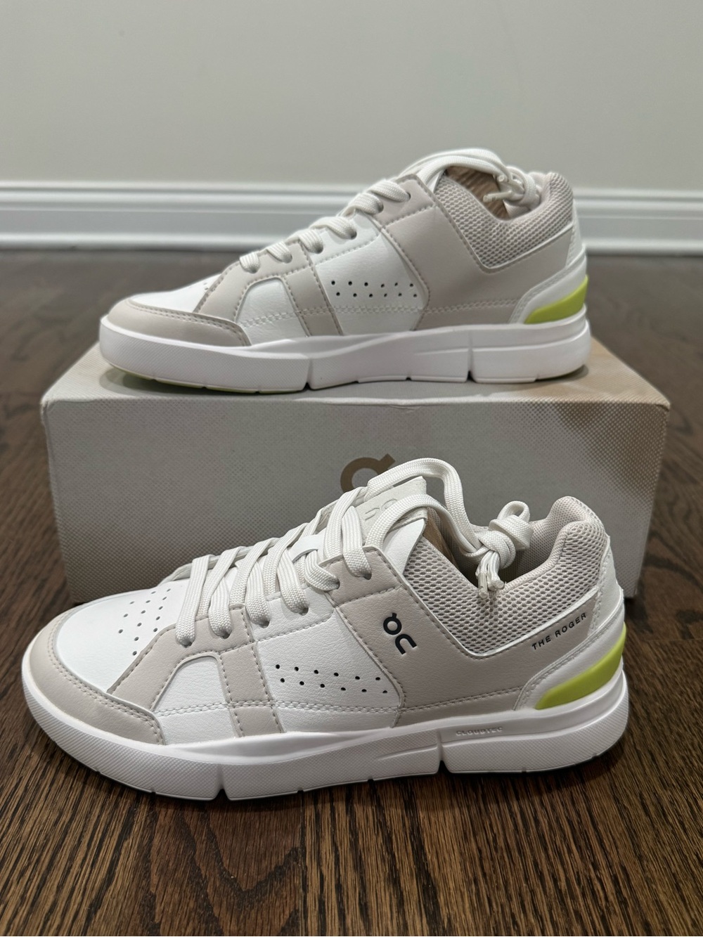 On Clouds The Roger Clubhouse Sand Zest Tennis Shoes Sneakers Size 6 W